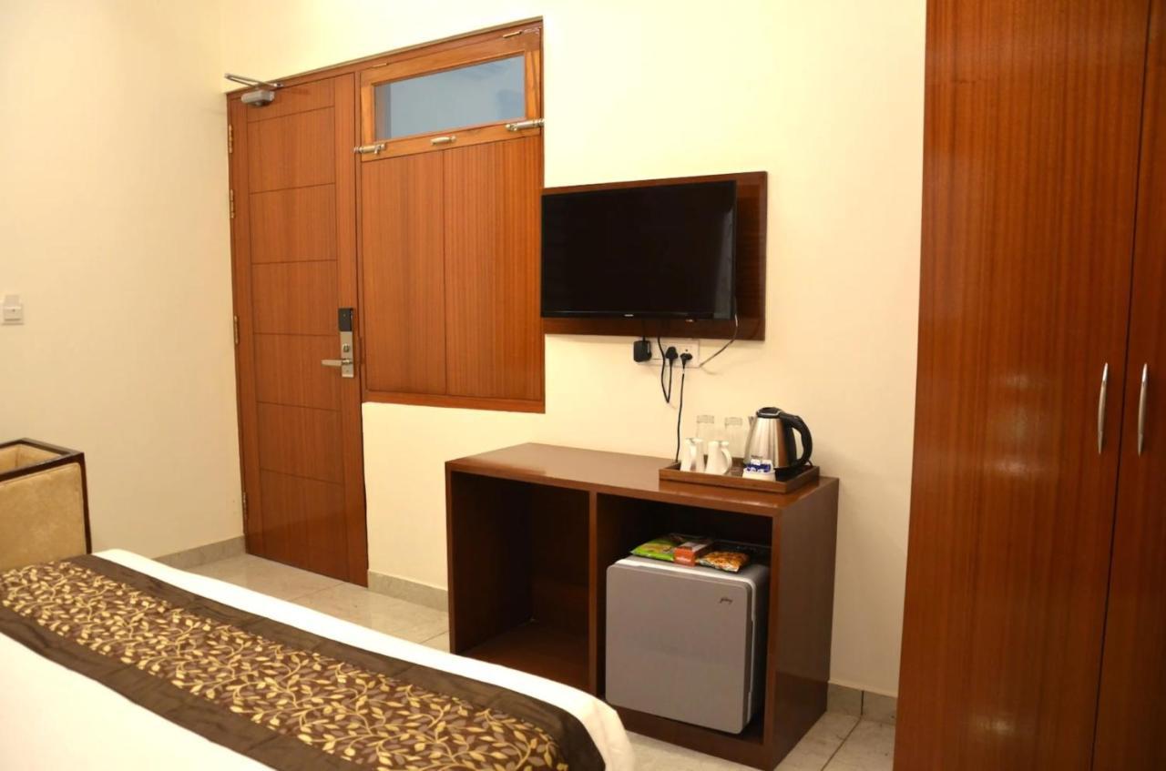 Fabhotel Roselle Inn ラクナウ エクステリア 写真