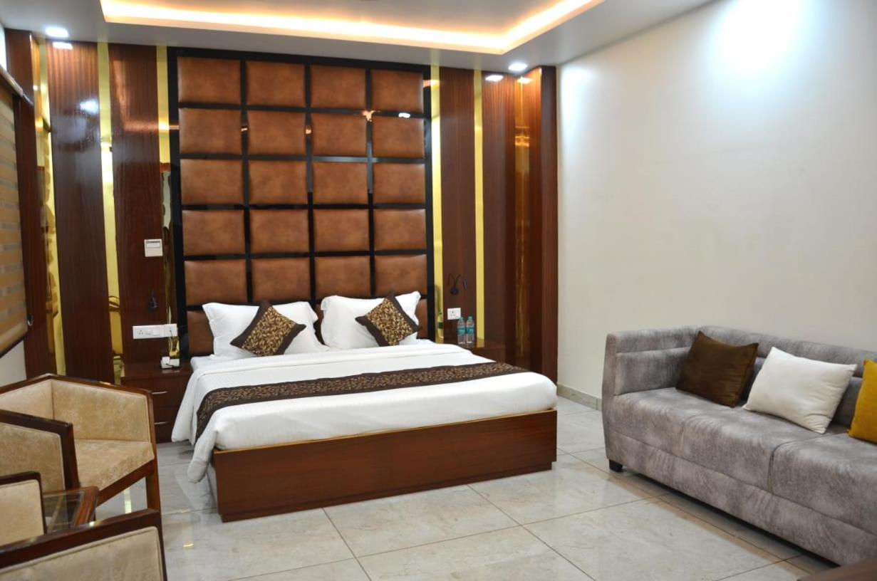 Fabhotel Roselle Inn ラクナウ エクステリア 写真