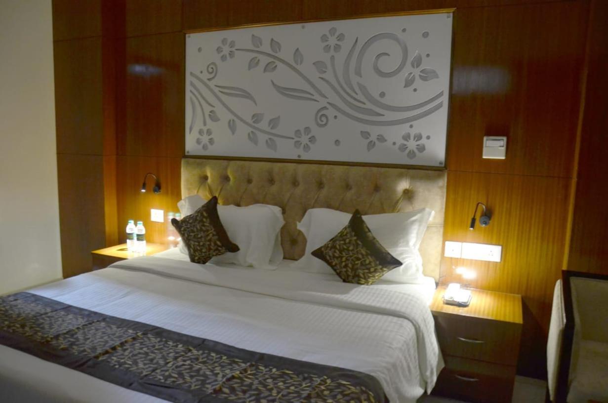Fabhotel Roselle Inn ラクナウ エクステリア 写真