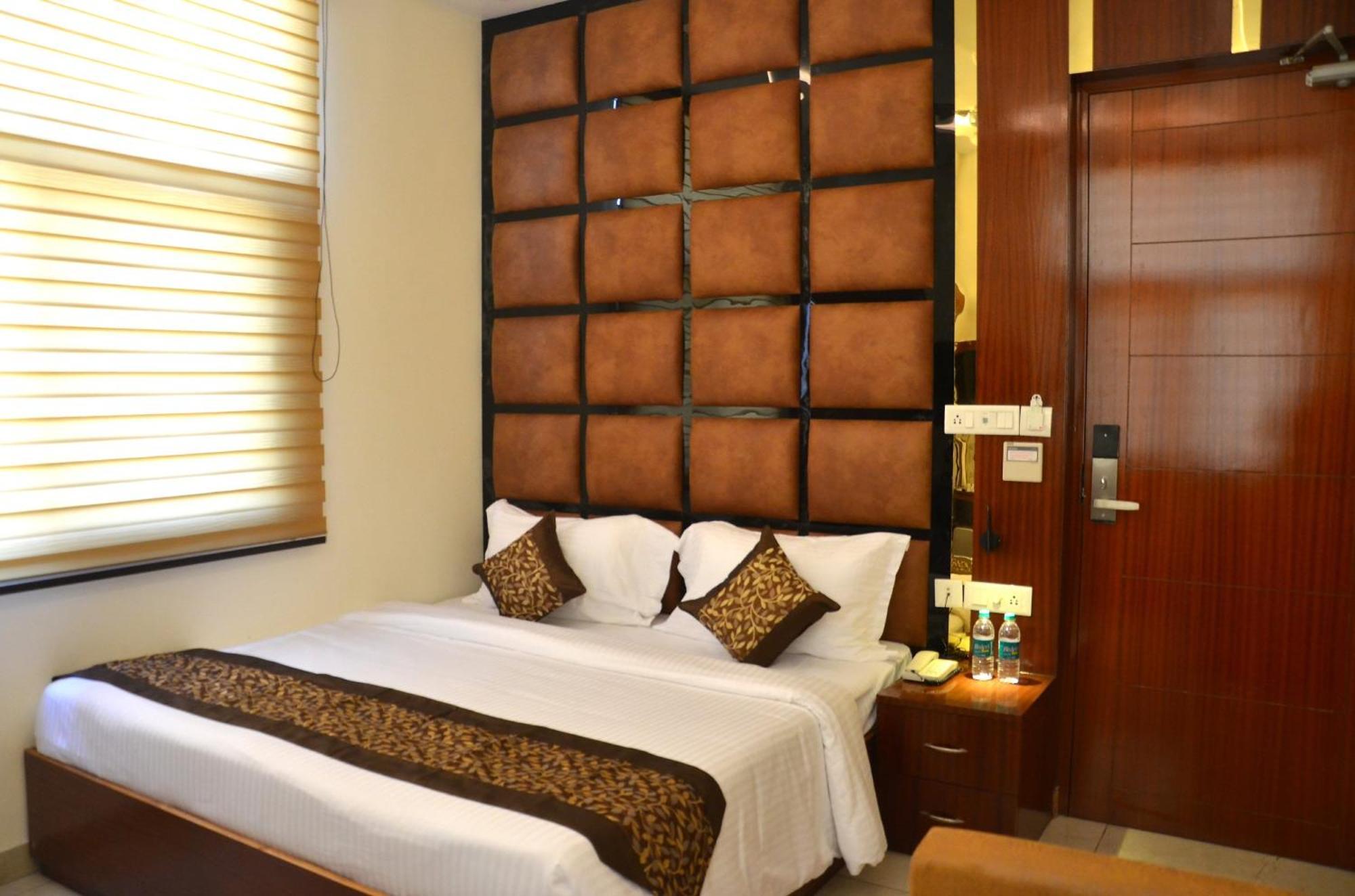 Fabhotel Roselle Inn ラクナウ エクステリア 写真